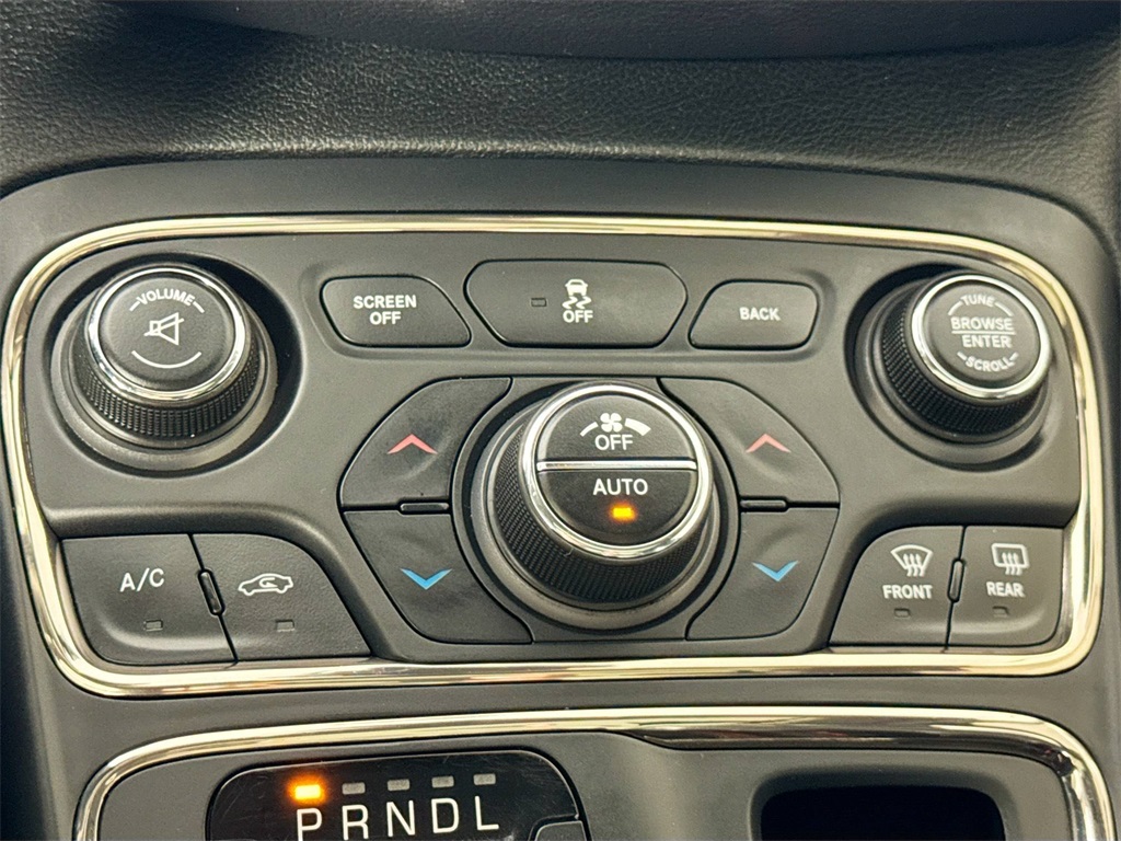 2015 Chrysler 200 C photo 29