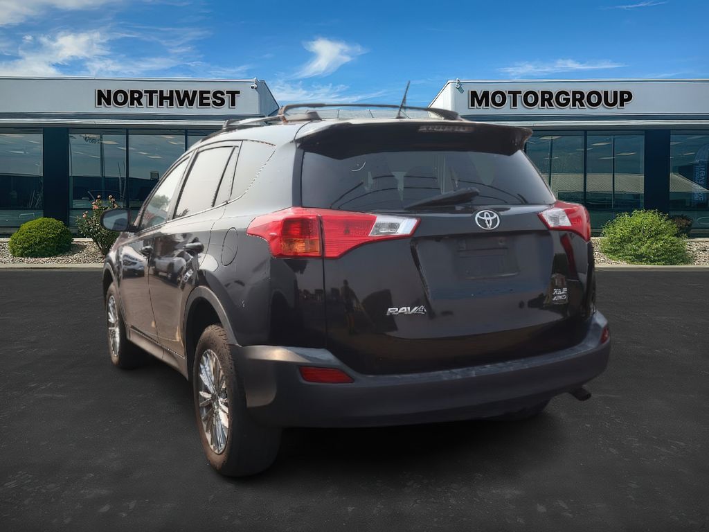 2014 Toyota RAV4 XLE photo 4