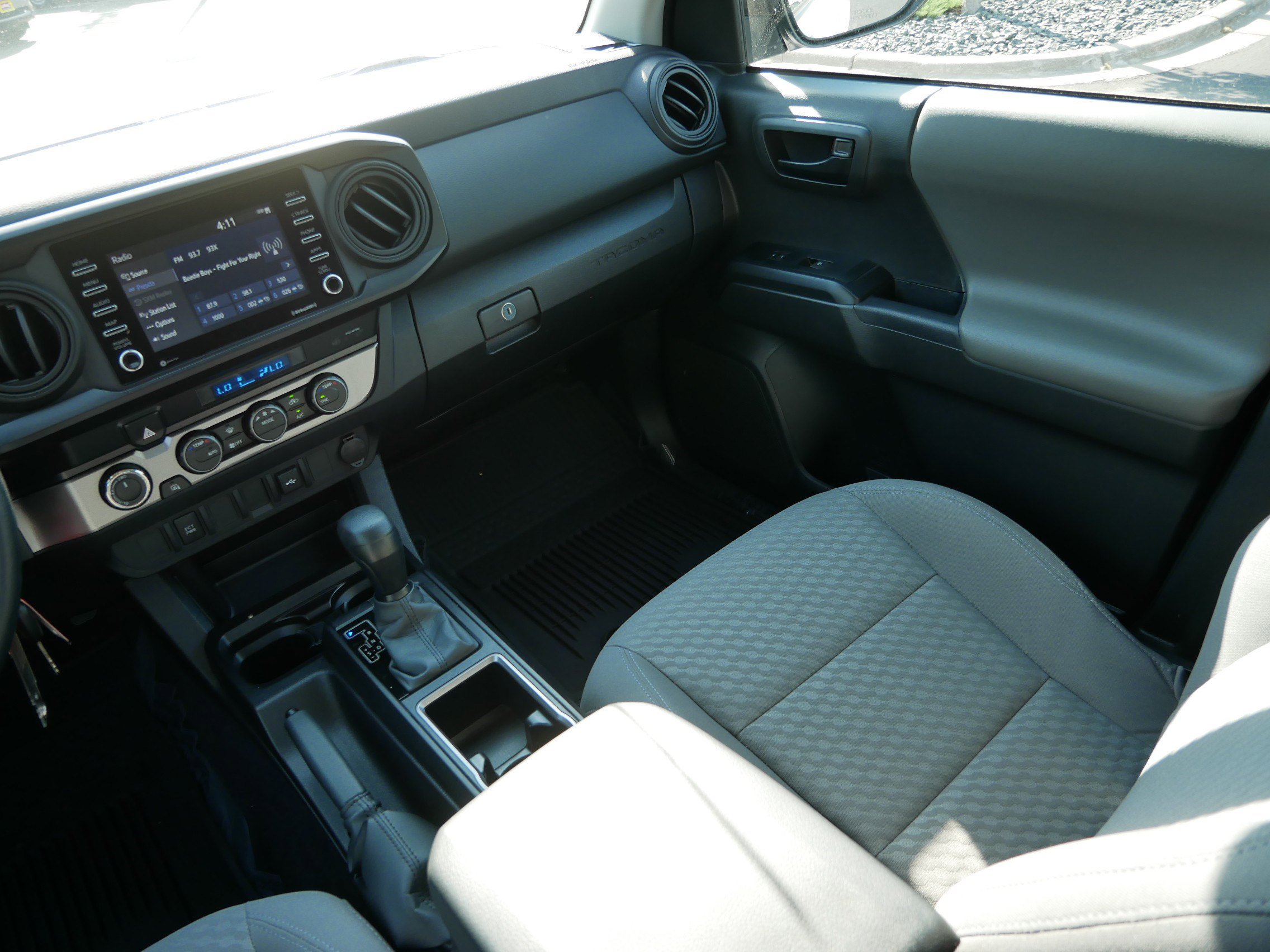 2023 Toyota Tacoma 4x4 SR photo 10