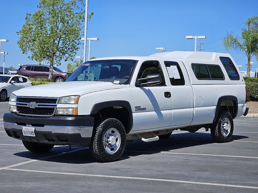 2006 Chevrolet Silverado 2500HD Work Truck photo 4