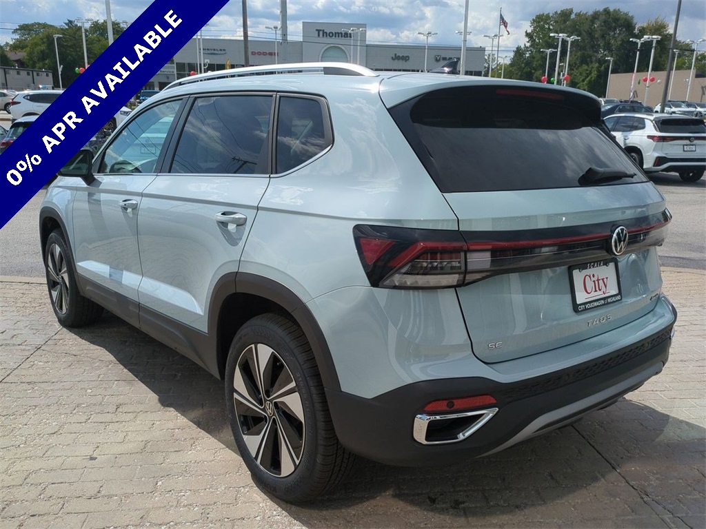 2025 Volkswagen Taos SE photo 2