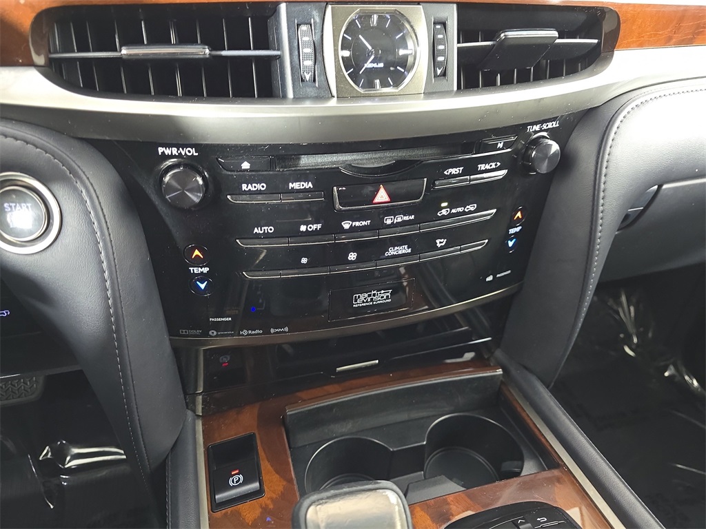 2020 Lexus LX 570 photo 22