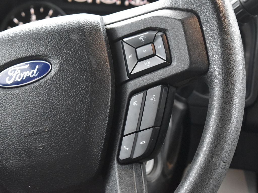 2015 Ford F-150 XLT photo 13