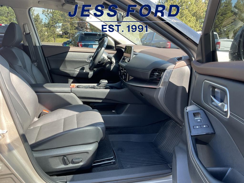 2021 Nissan Rogue SL photo 9