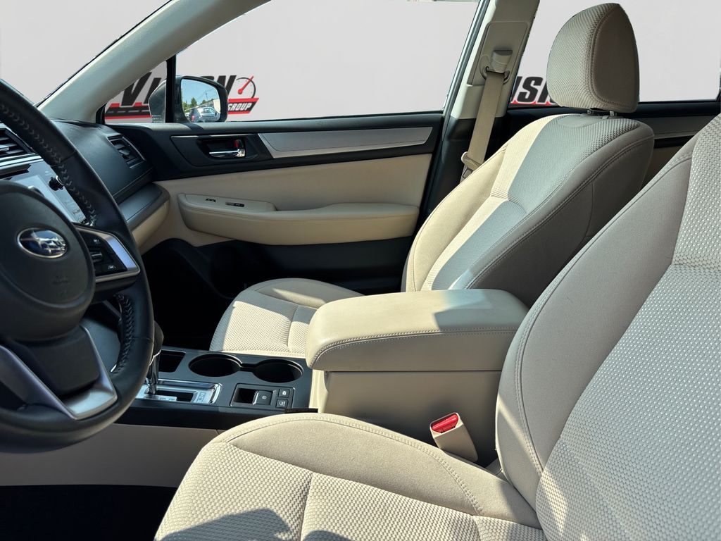 2019 Subaru Outback Premium photo 7