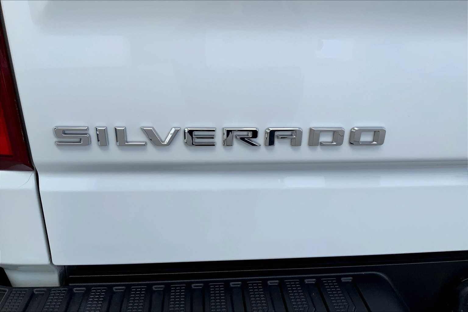 2023 Chevrolet Silverado 1500 RST photo 9
