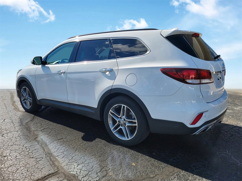 2017 Hyundai Santa Fe SE Ultimate photo 4