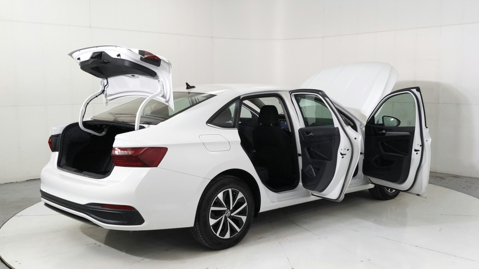 Used 2024 WHITE Volkswagen S image 11