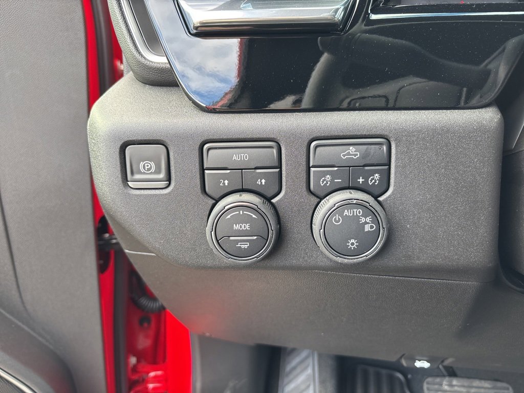 2025 Chevrolet Silverado 1500 LT photo 12