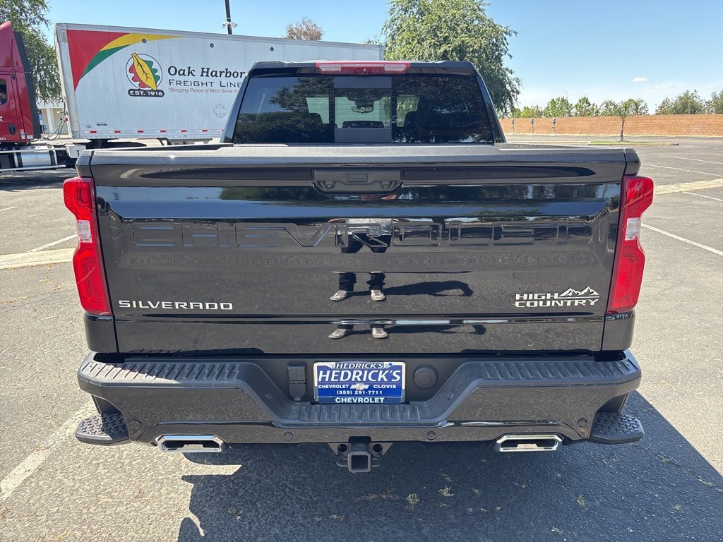 2025 Chevrolet Silverado 1500 High Country photo 4