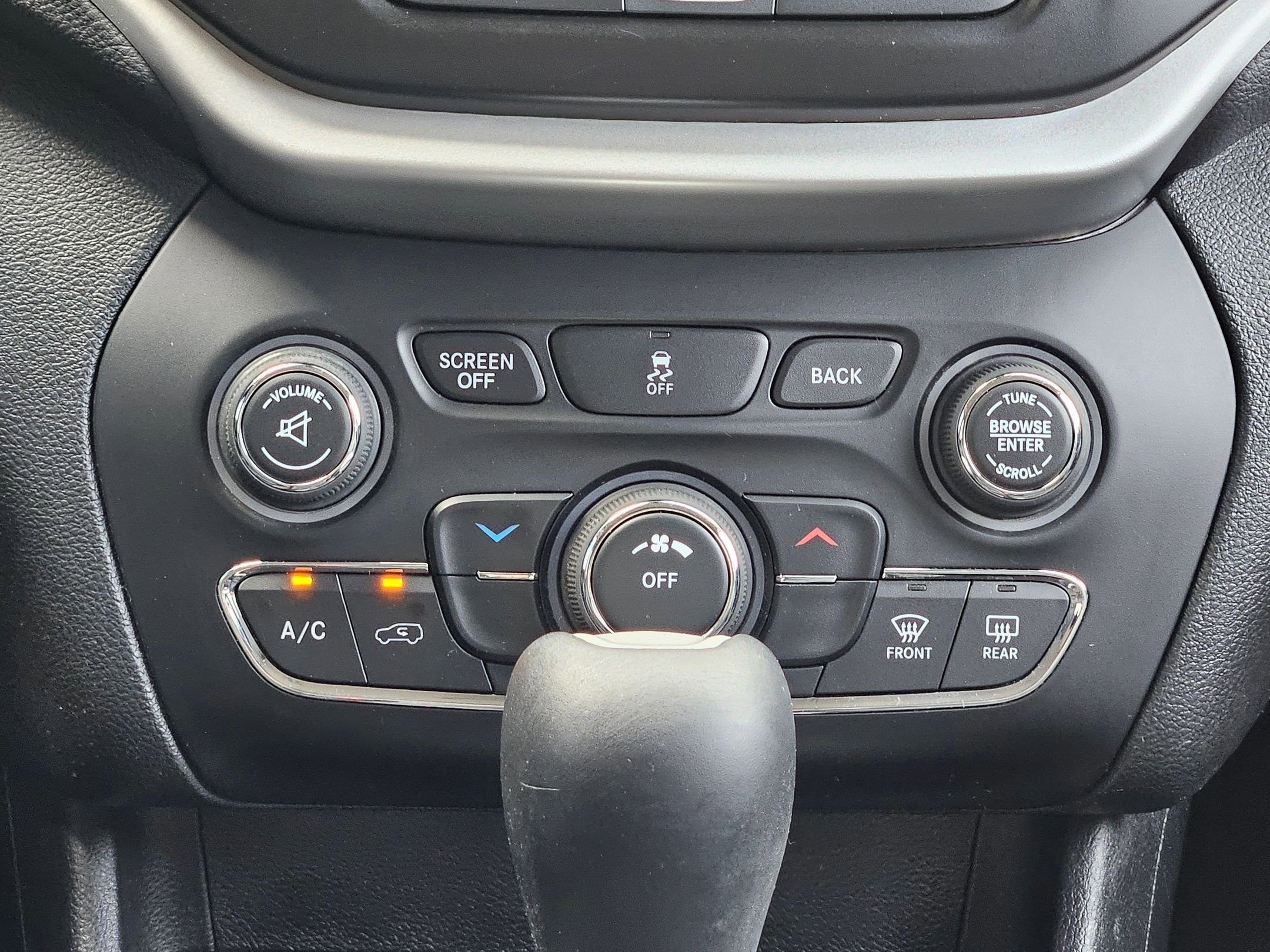 2018 Jeep Cherokee Latitude photo 12