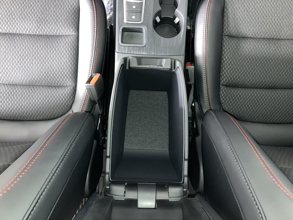 2025 Ford Escape ST-Line Select photo 5