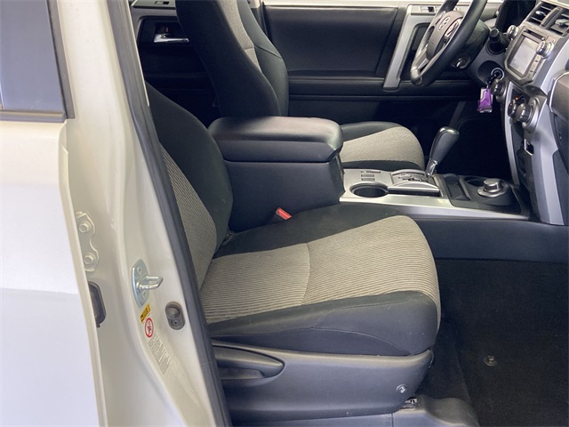 2019 Toyota 4Runner SR5 4WD photo 27