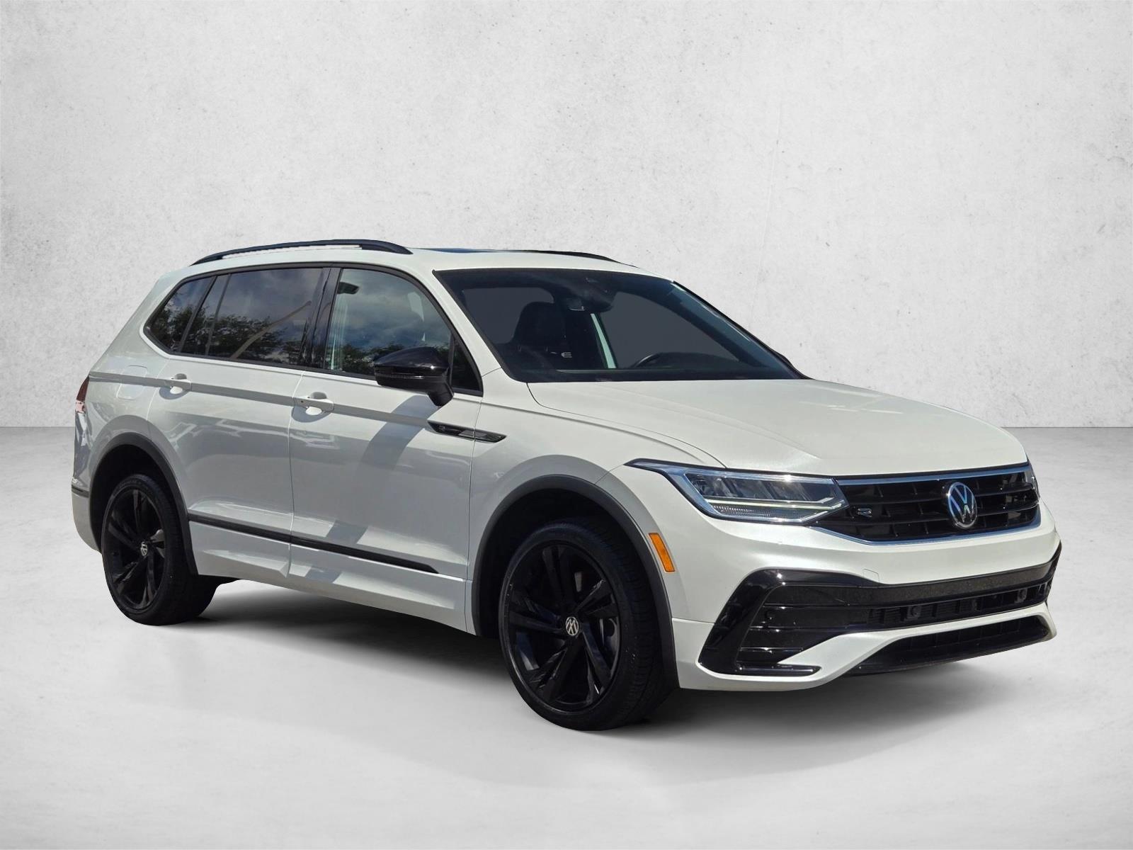 2023 Volkswagen Tiguan SE R-Line Black photo 3