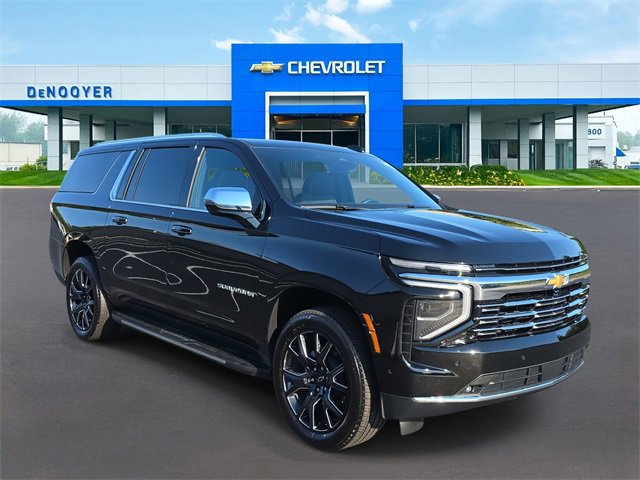2025 Chevrolet Suburban Premier photo 3