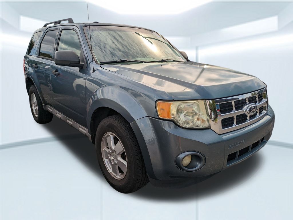 2011 Ford Escape XLT photo 3