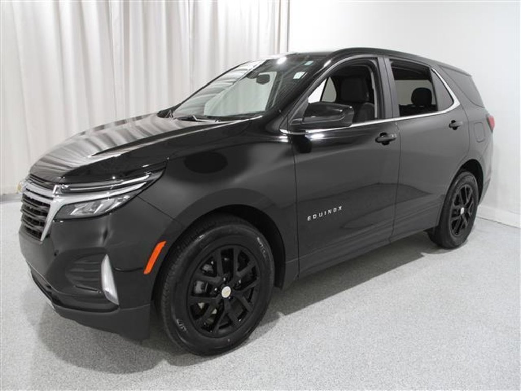 2022 Chevrolet Equinox LT photo 3