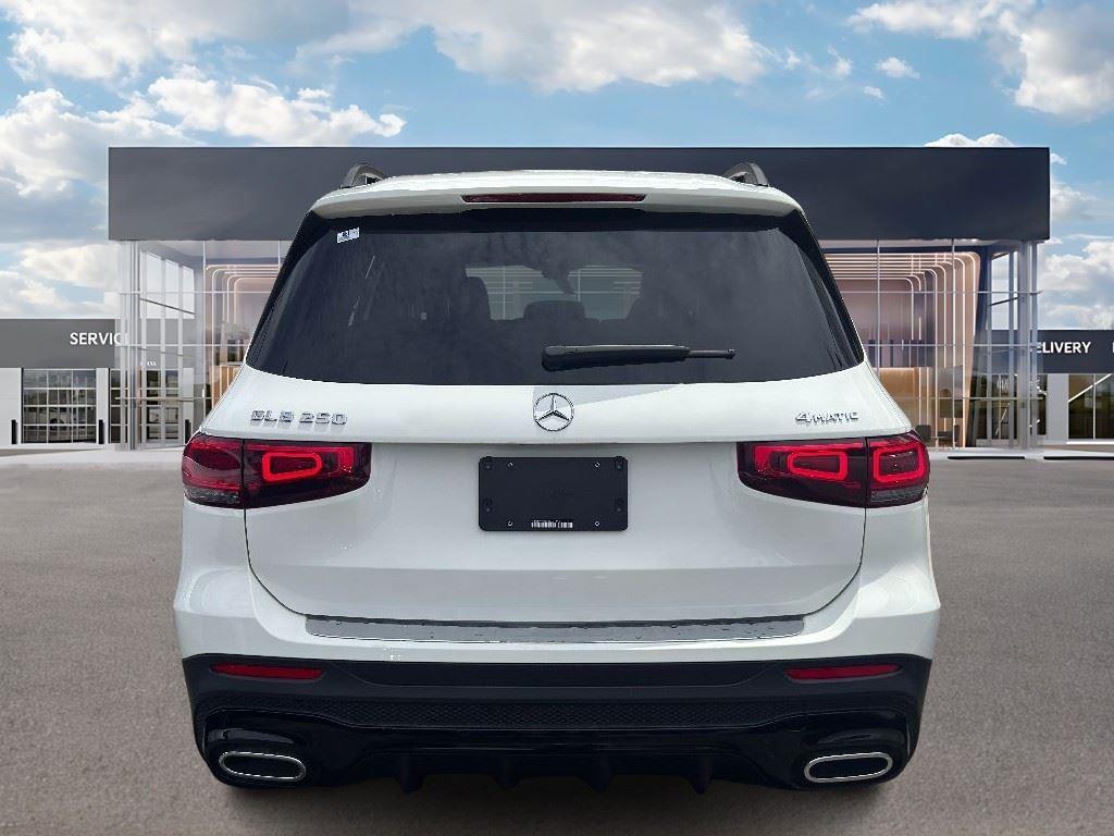 2023 Mercedes Benz GLB 250 4MATIC photo 4