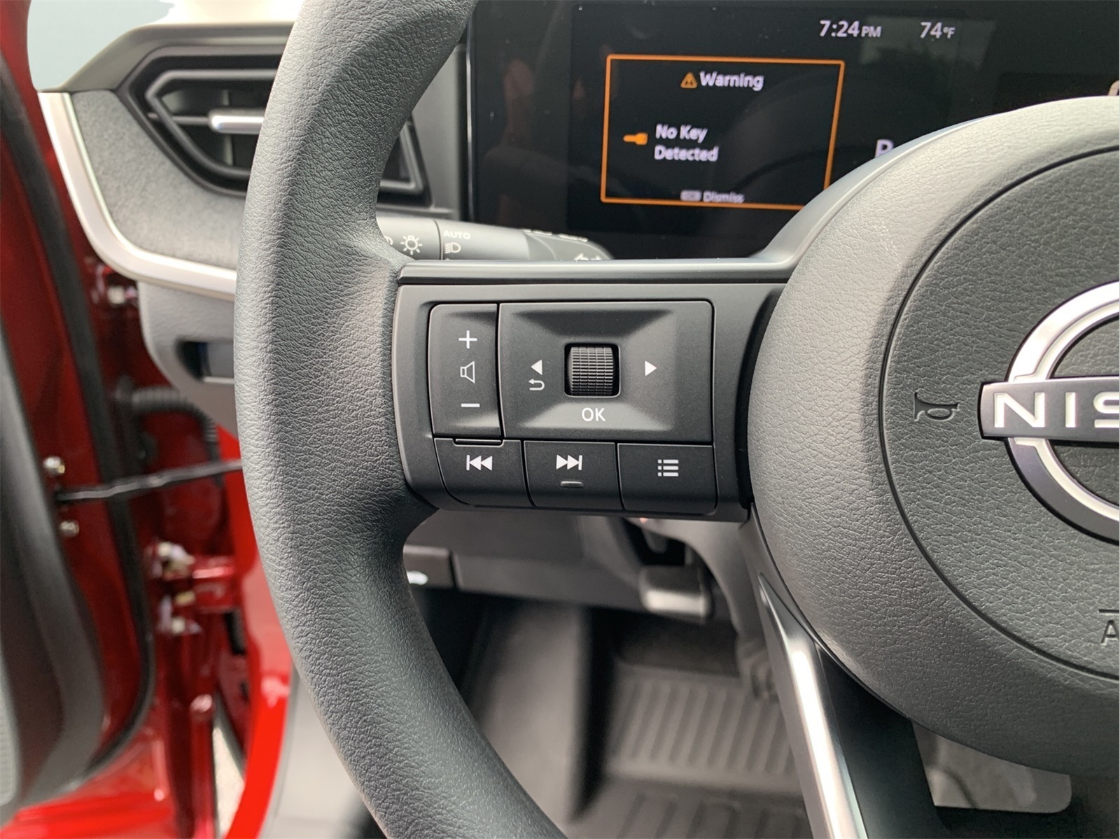 2025 Nissan Kicks SV photo 14