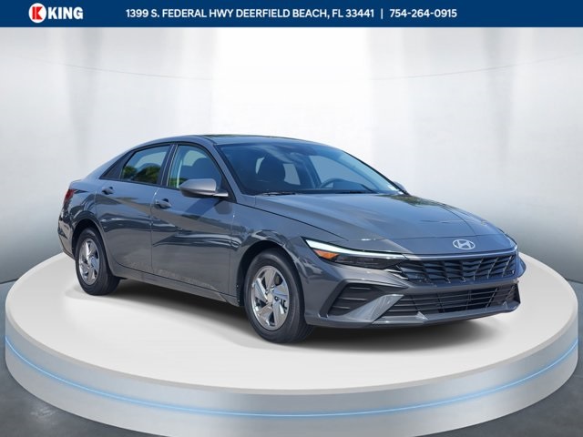 2026 Hyundai Elantra SE's photo