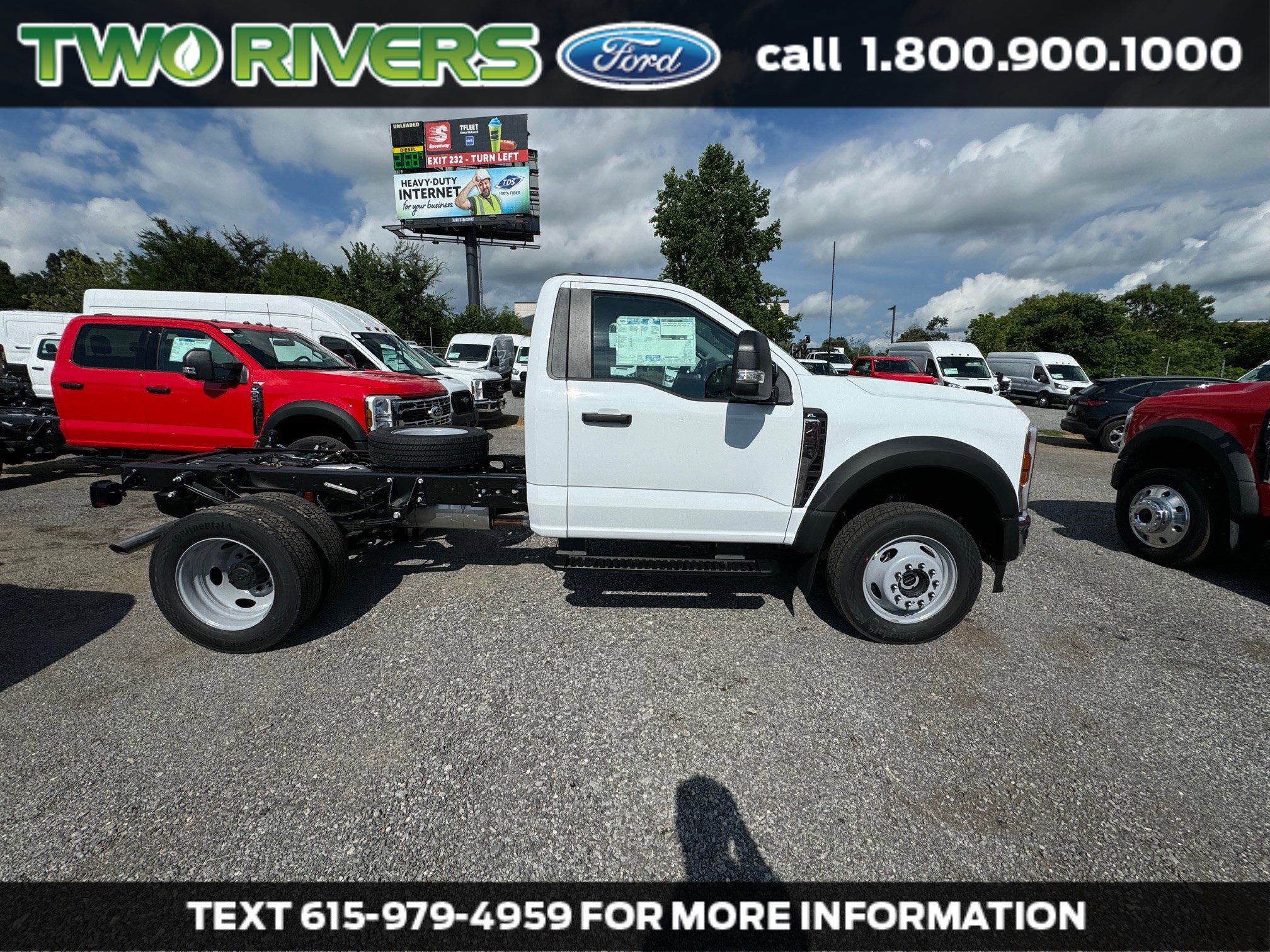 2025 Ford F-450 Super Duty Chassis Cab XL's photo