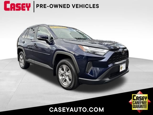 2025 Toyota RAV4 XLE's photo