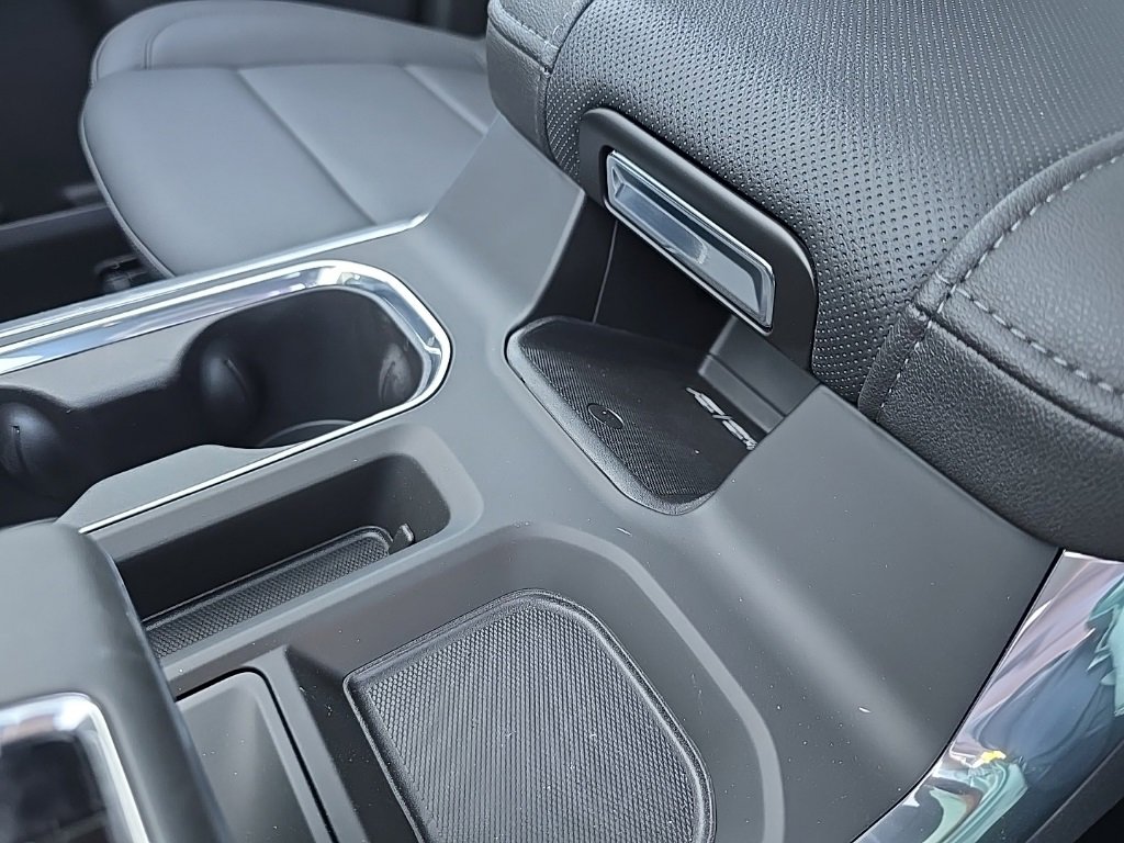 2025 Chevrolet Silverado 1500 LTZ photo 19