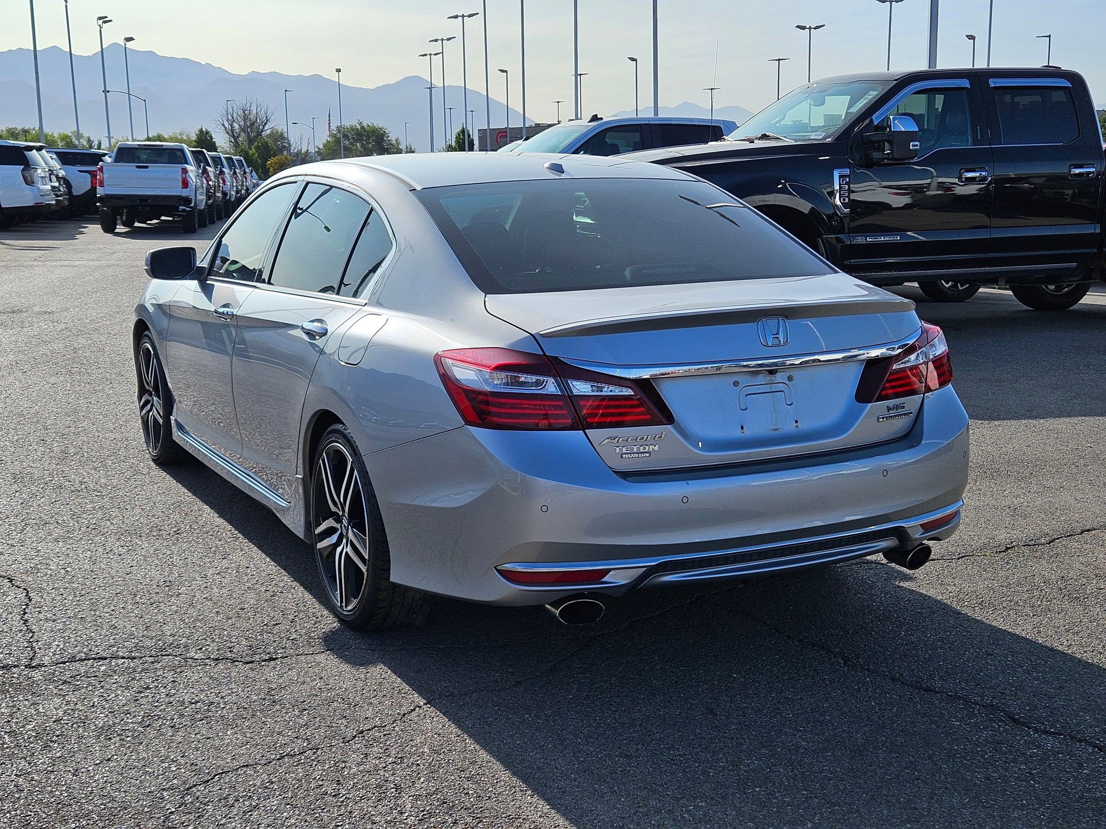 2017 Honda Accord Touring photo 5