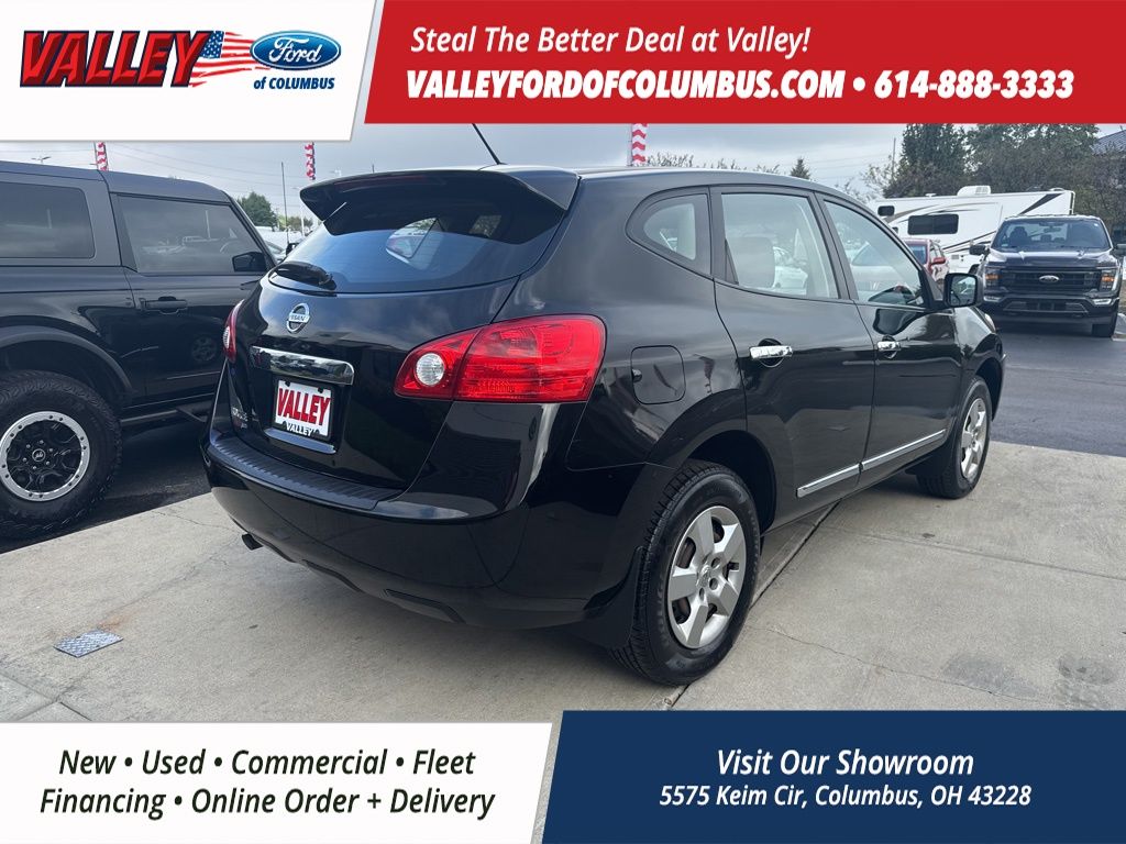 2013 Nissan Rogue S photo 2