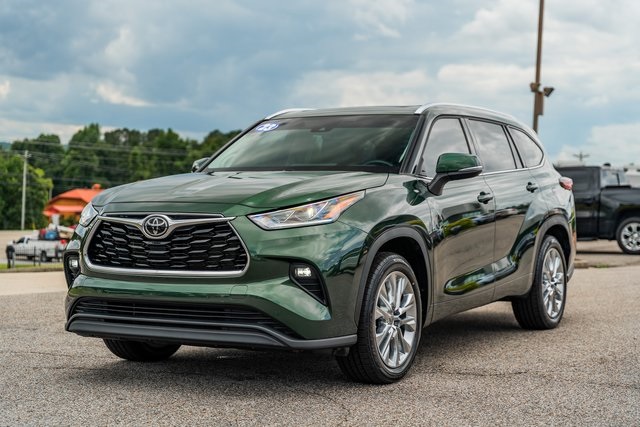 2023 Toyota Highlander Limited photo 2