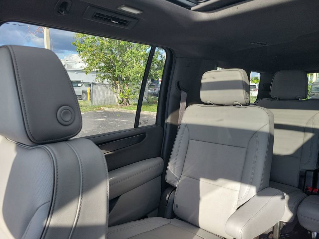 2025 Gmc Yukon XL photo 12