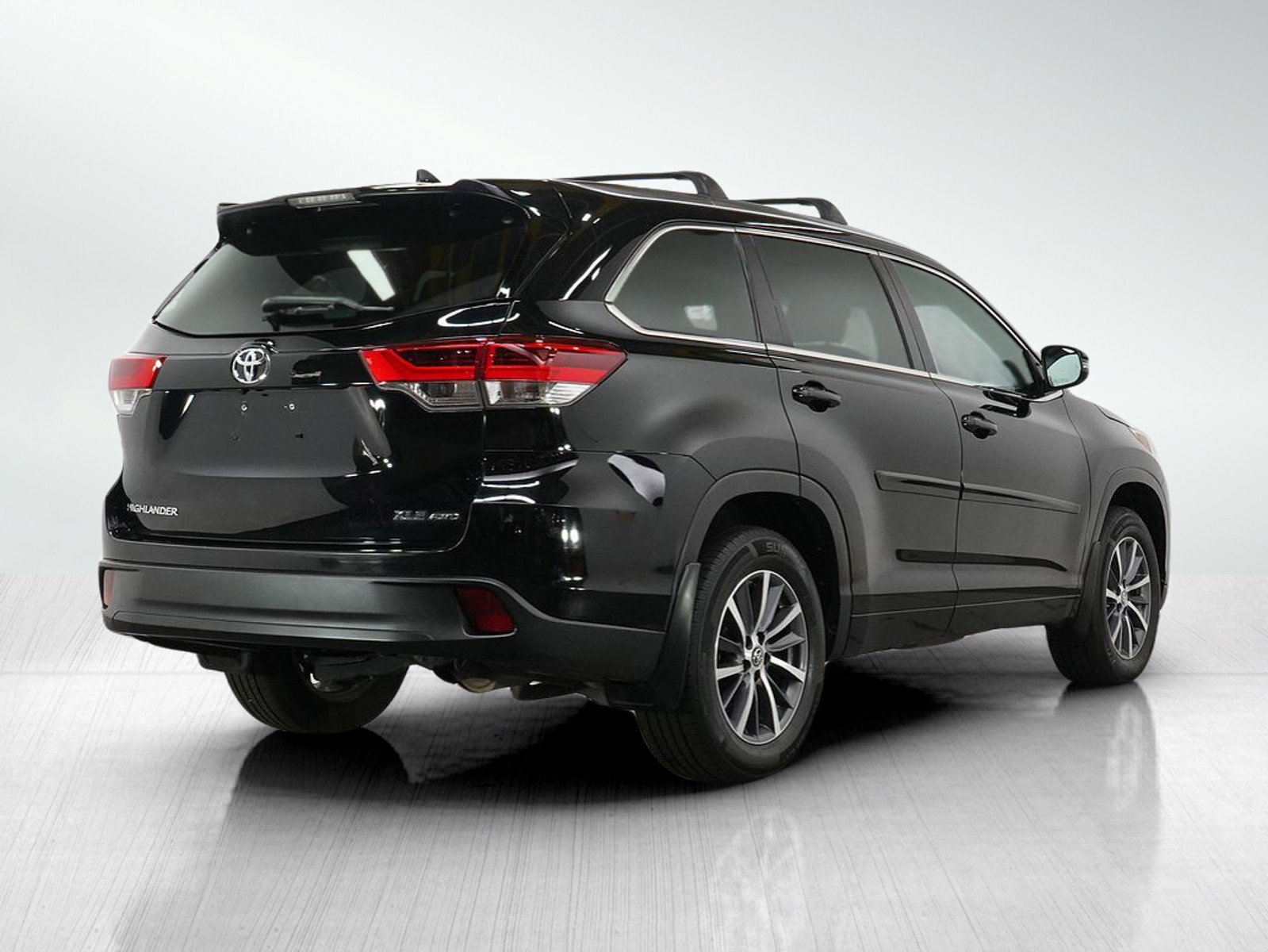 2017 Toyota Highlander XLE photo 3