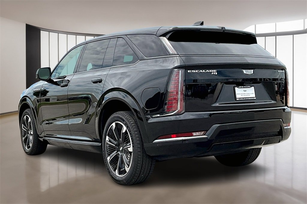 2025 Cadillac Escalade IQ Sport photo 3
