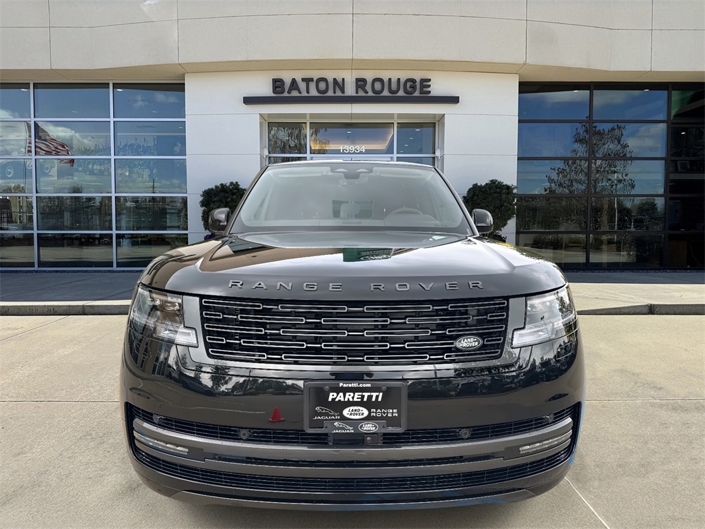 2025 Land Rover Range Rover SE photo 2
