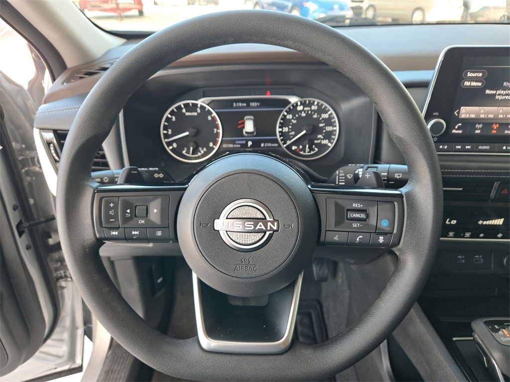 2022 Nissan Rogue SV photo 14