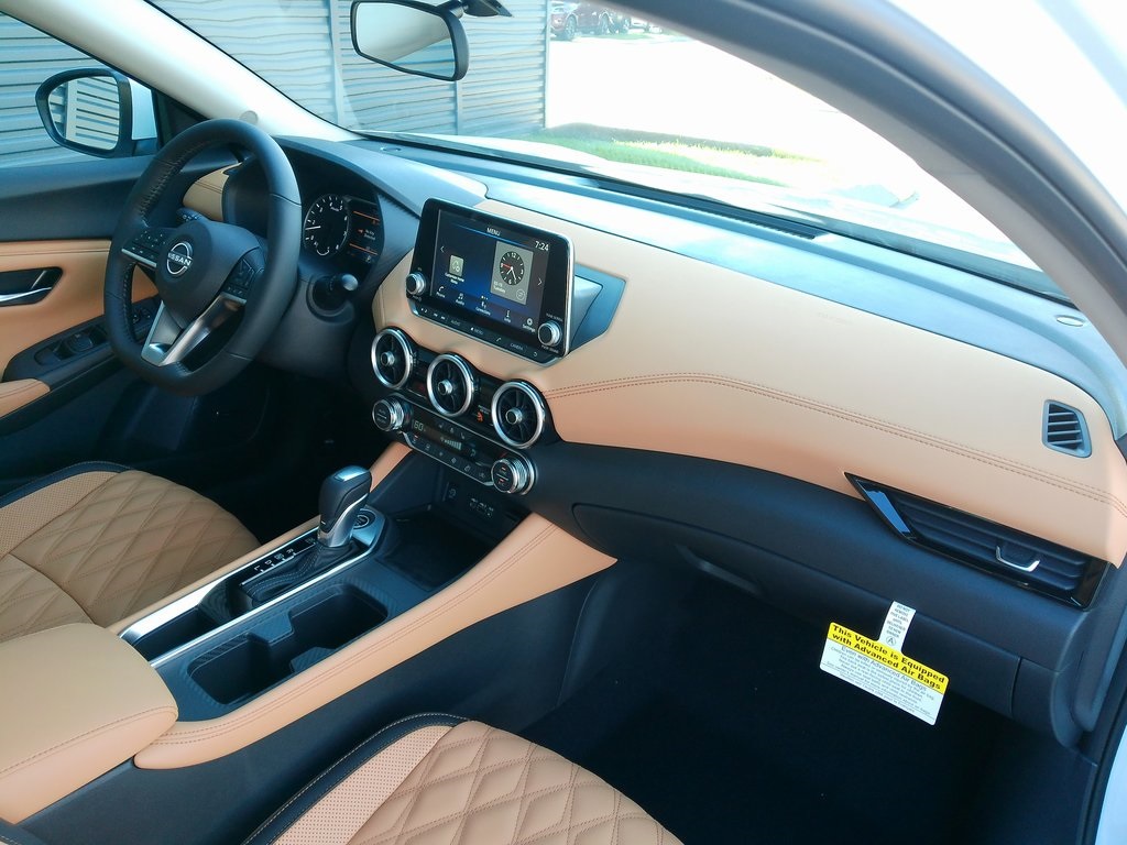 2025 Nissan Sentra SV photo 13
