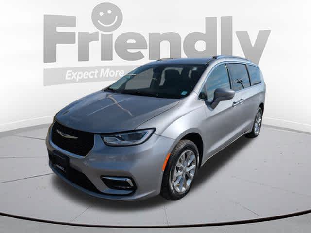 2021 Chrysler Pacifica Touring L's photo