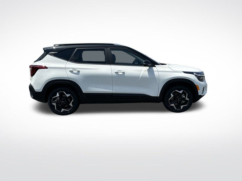 2026 Kia Seltos S photo 3