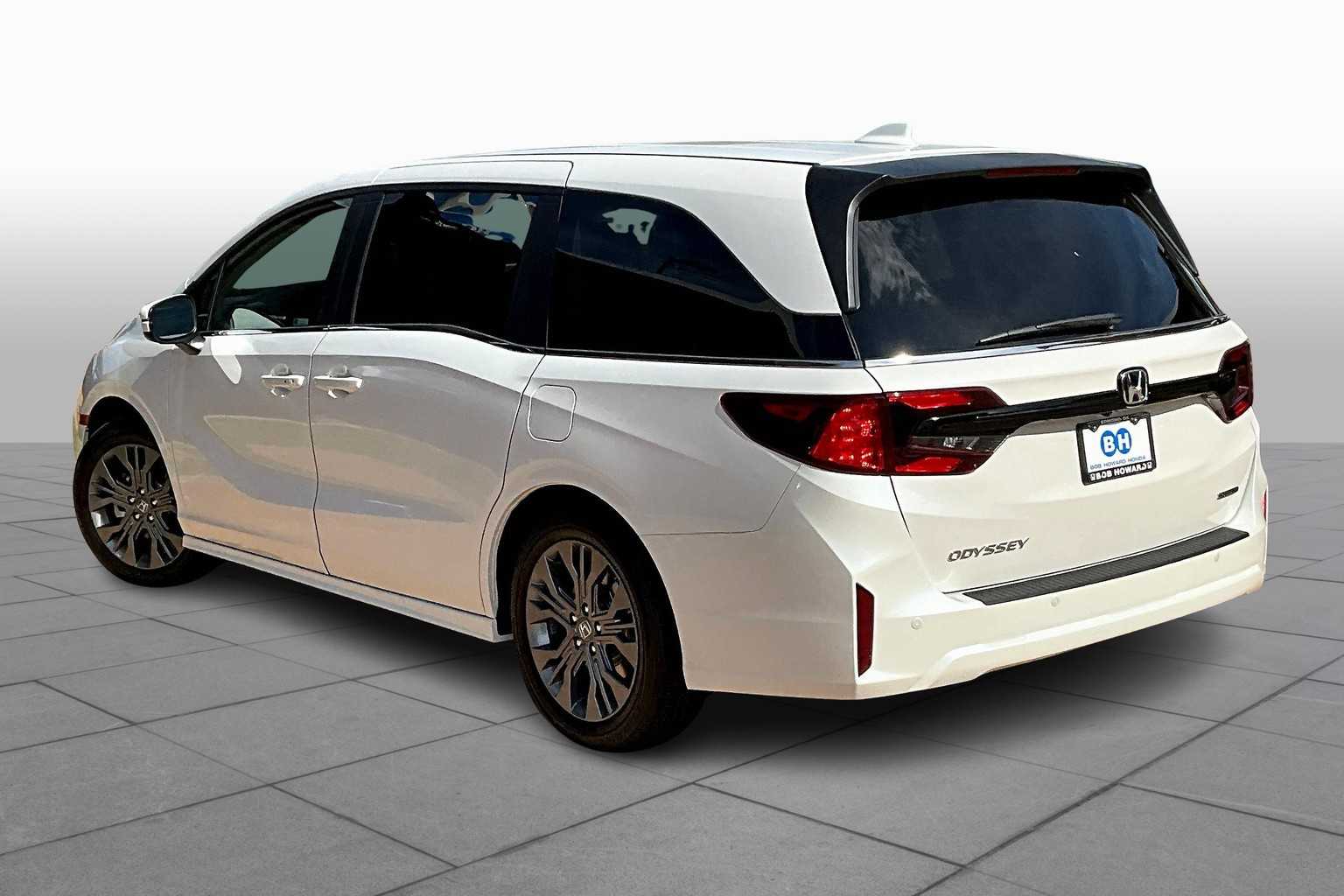 2026 Honda Odyssey Touring photo 12