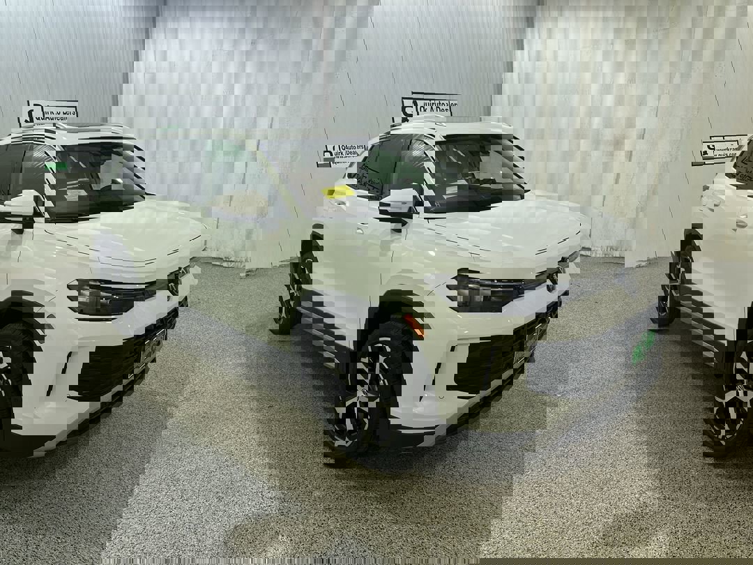 2026 Volkswagen Tiguan SE's photo