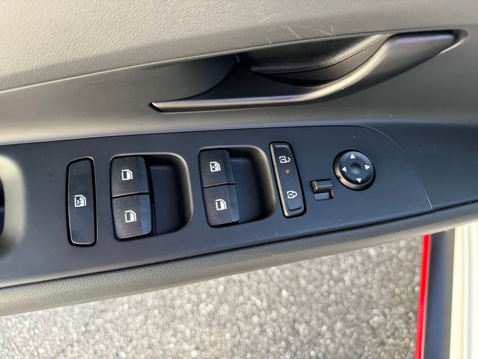 2025 Hyundai Elantra N Base photo 4