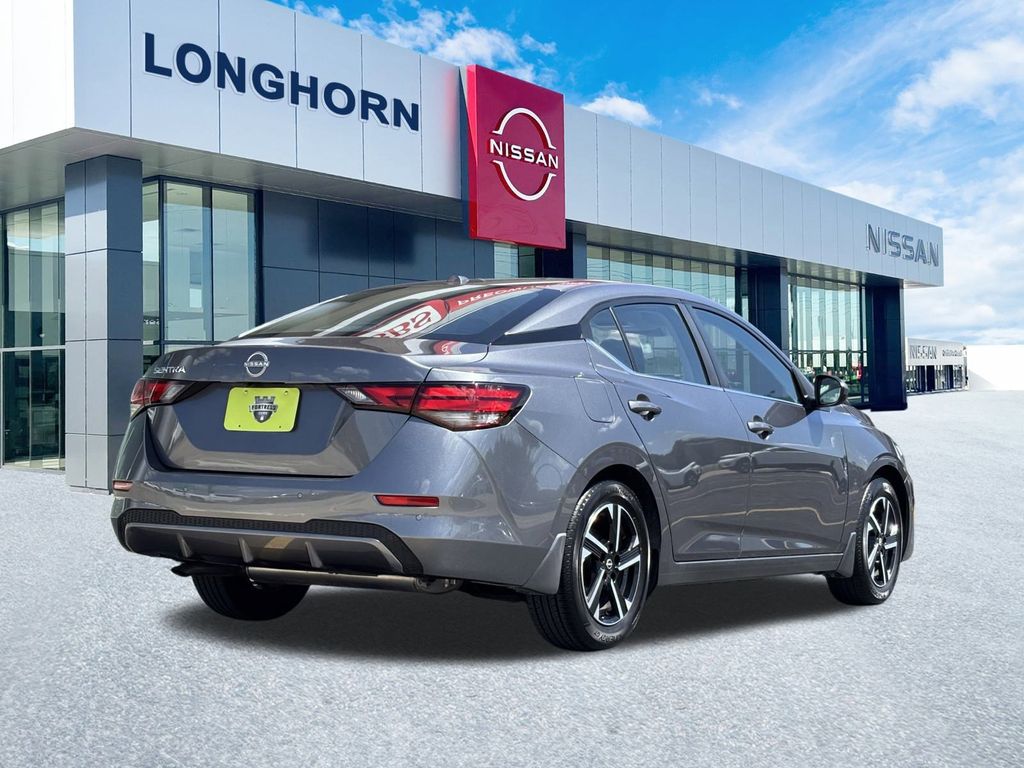 2025 Nissan Sentra SV photo 3