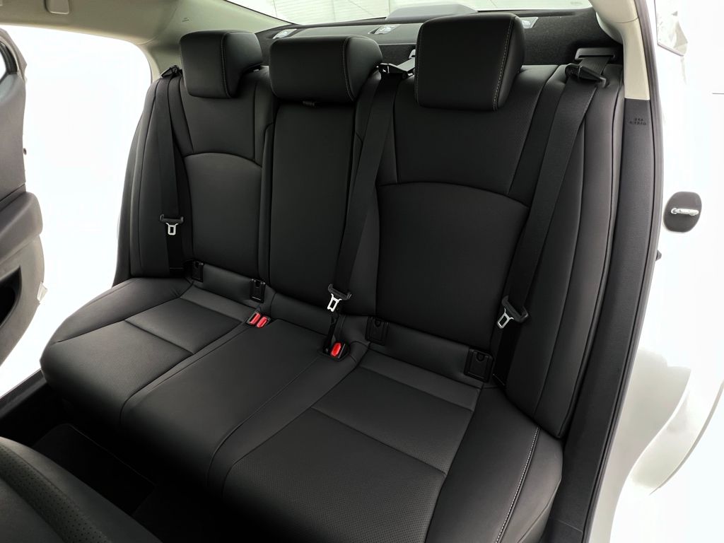 2025 Lexus ES 350 photo 18
