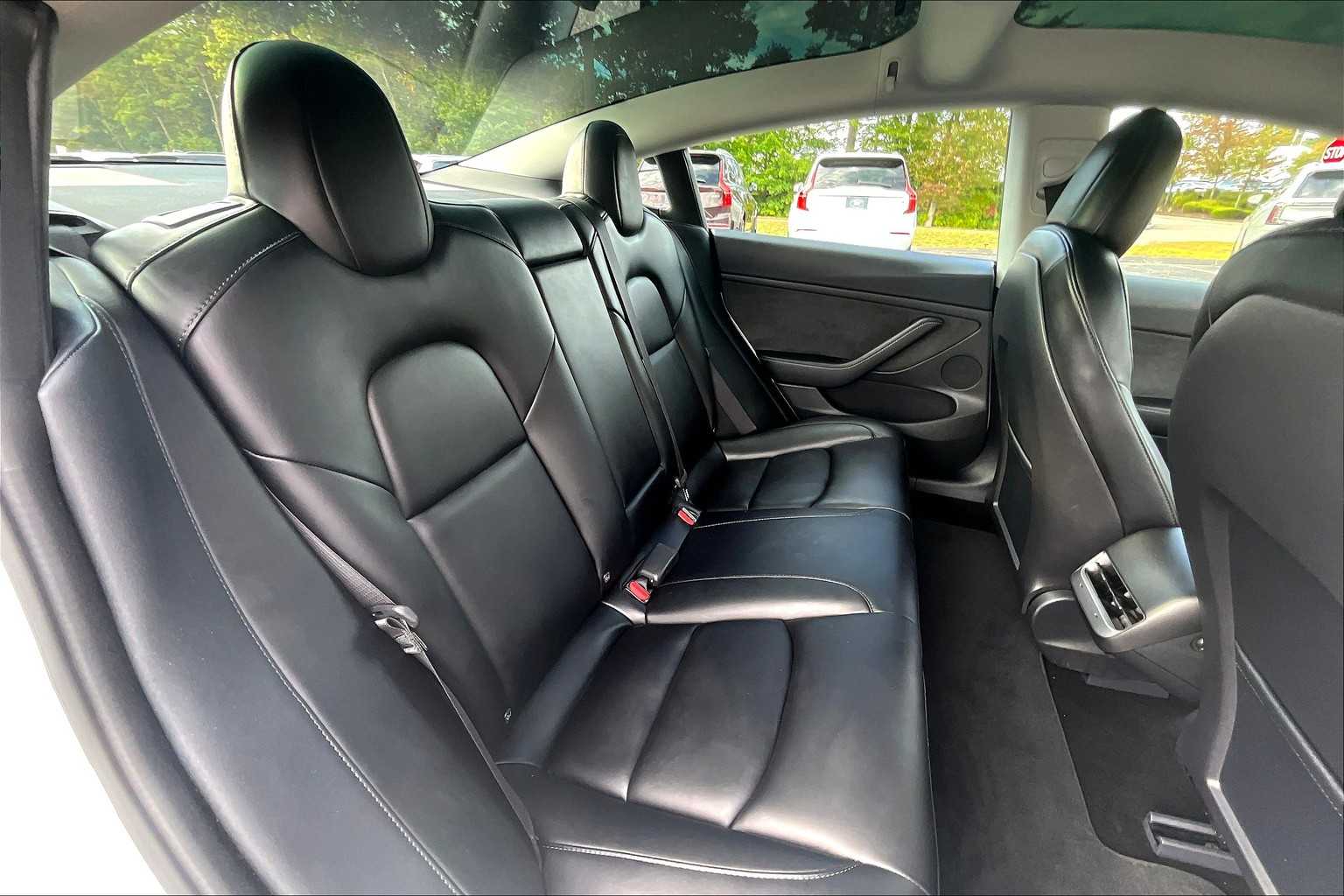 2022 Tesla Model 3 Long Range photo 16