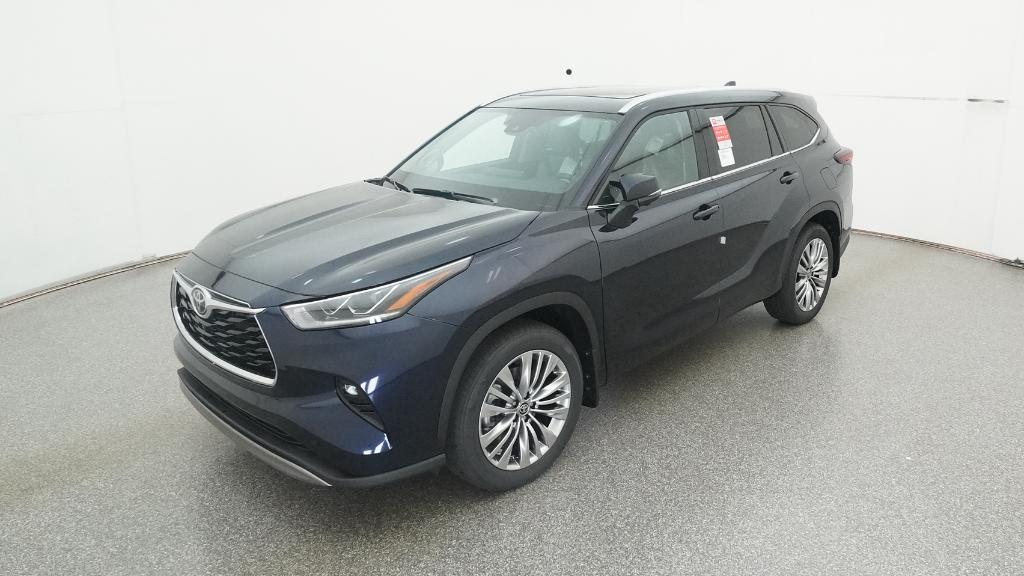 2026 Toyota Highlander Platinum's photo