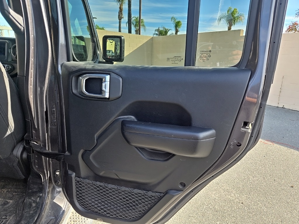 Used 2018 Gray Jeep Unlimited Sport S image 23