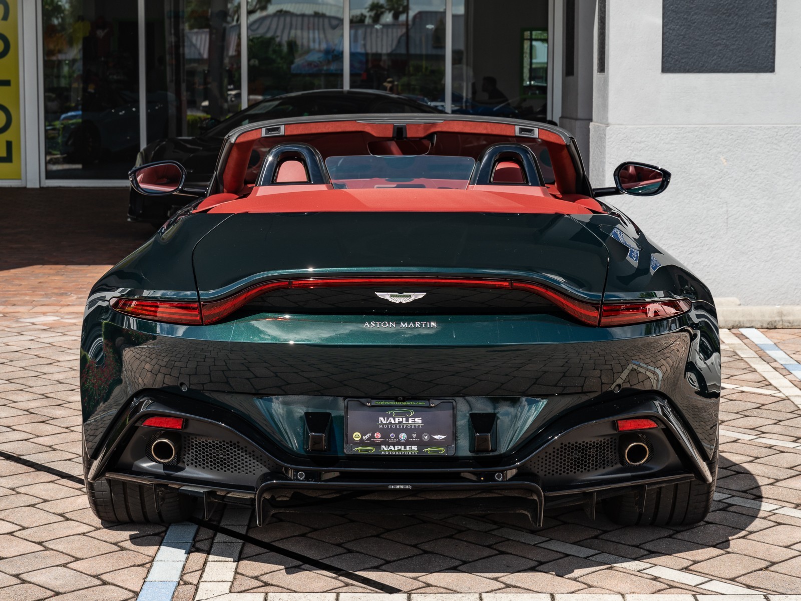 2021 Aston Martin Vantage photo 14