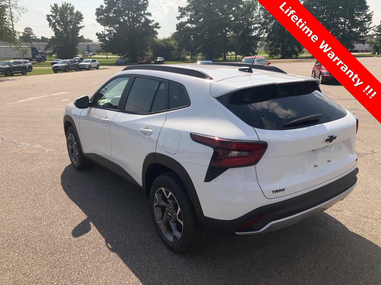 2025 Chevrolet Trax LT photo 3
