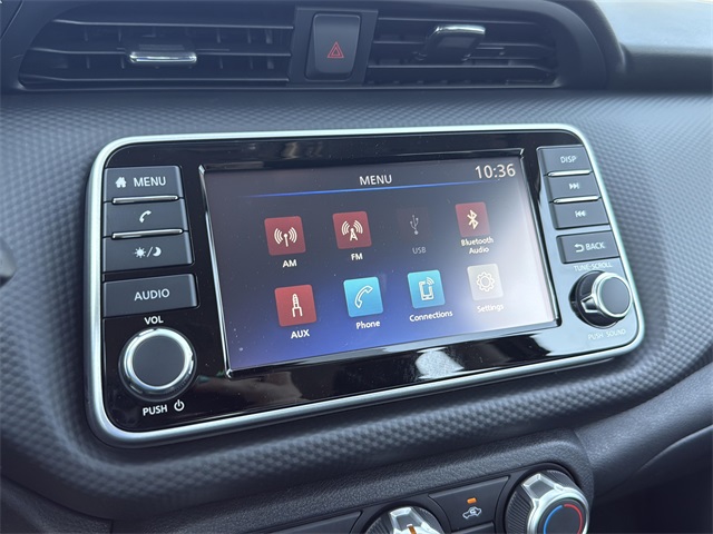 2025 Nissan Kicks Play S photo 16
