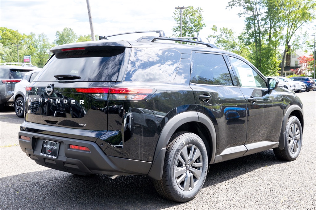 2025 Nissan Pathfinder SV photo 5